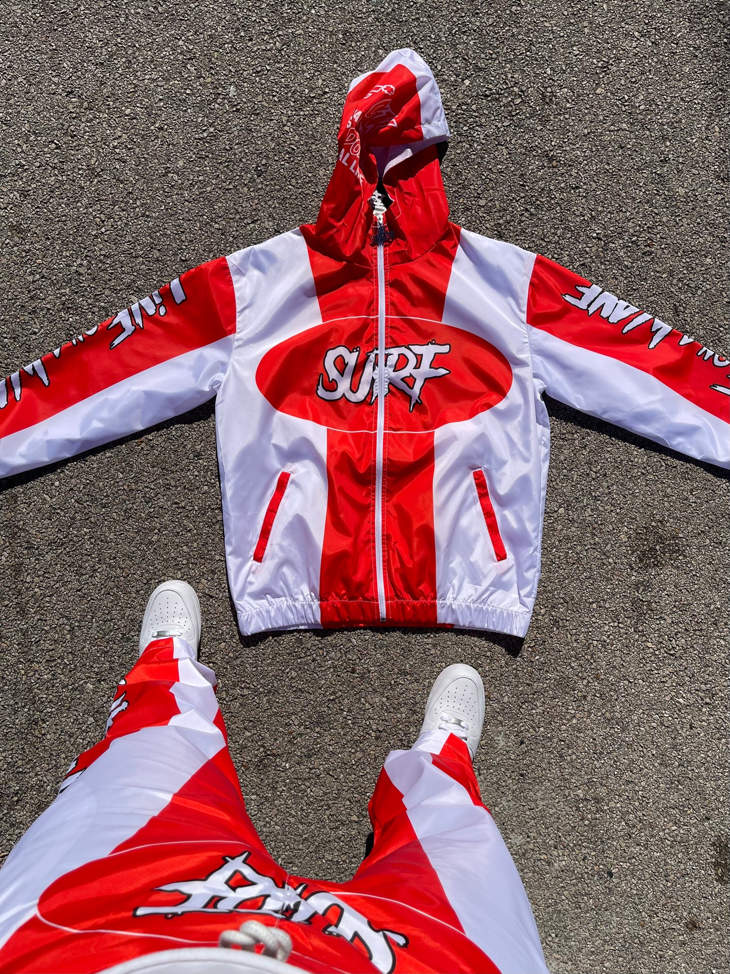 #New The Red Retro WB Set