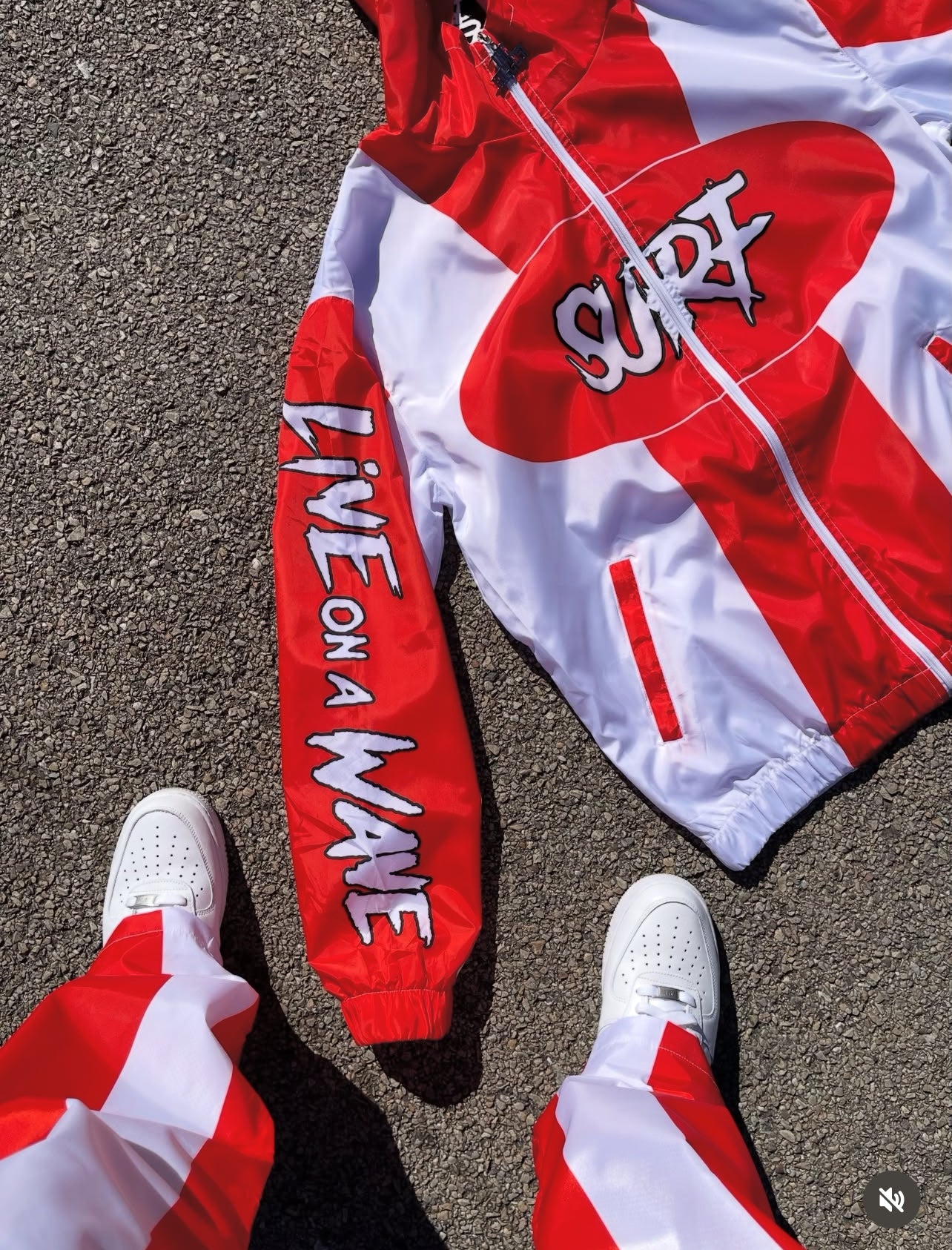 #New The Red Retro WB Set