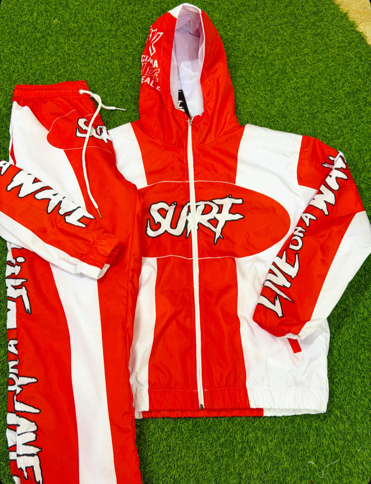 #New The Red Retro WB Set