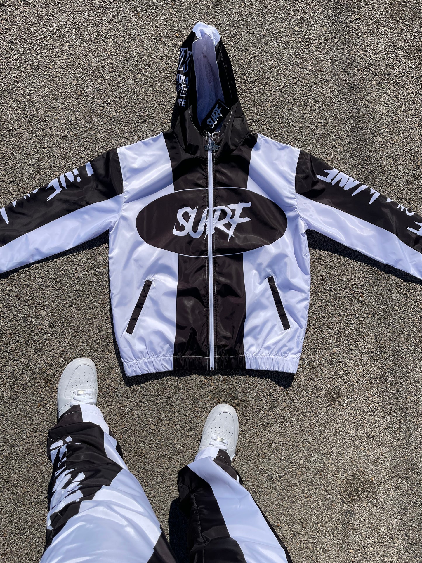 #New The Black Retro WB Set